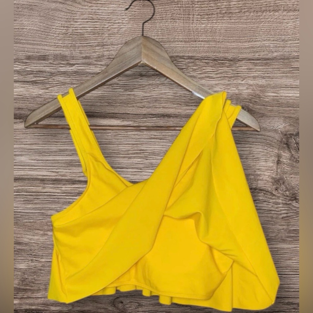 NWOT ROSEGAL Women's Ruffled Swimsuit top - Picture 4 of 5